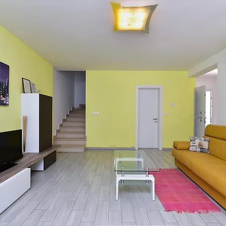 House Volme 2447 Banjole